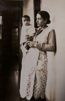 Grandmother and Aunt / Abuela y Tia