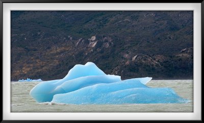 Patagonia: Ice in Grey Lake