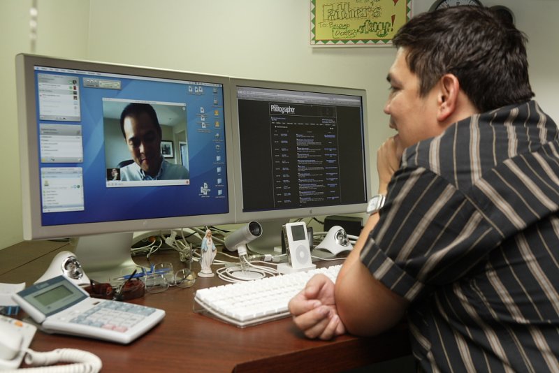 Skype with  Chris kabayoyo.........Master Wrapper of Valencia CA!!!