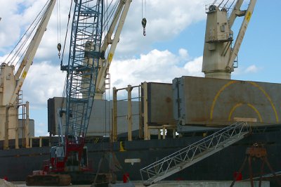 Cynthia Harmony, bulk carrier (salt), cranes and hatches