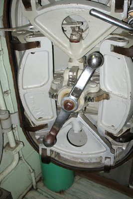 Compartment hatch