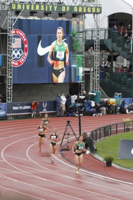 Bridget Franek leading her steeplechase heat
