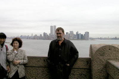Alois Rasinger am Fue der Freiheitstatue und die Twins in New York, 1999