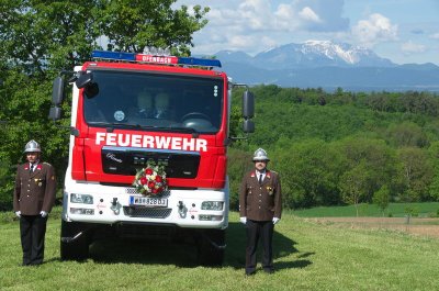 Segnung des neuen Feuerwehrautos der FF Ofenbach, 6. Mai 2012