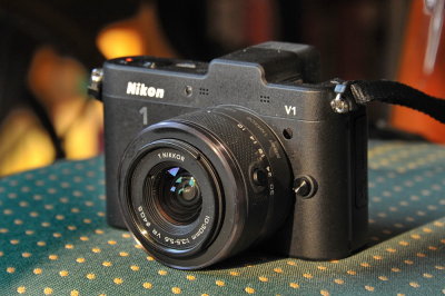 Nikon 1 V1 mit Objektiv 10 -30