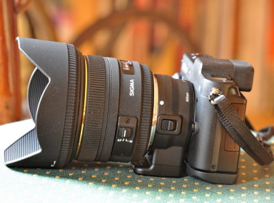 Nikon 1 V1 mit Objektiv Sigma 50 F 1,4