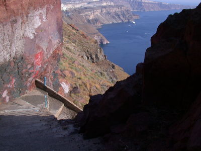 Imeravigli, way down to Skaros rock