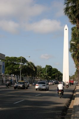 Obelisco en la Avenida George Washington
