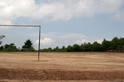 Campo de Futbol Proximo a la Cima