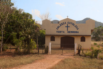 Iglesia Catolica de la Comunidad Vista Hemosa Cercana a Bethel