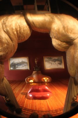Portrait of Mae West , a surréaliste appartment