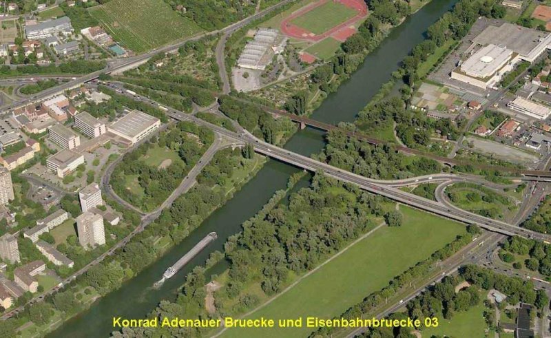 Konrad Adenauer Bruecke und Eisenbahnbruecke 03.jpg