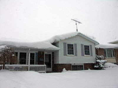 FREAK SNOW STORM HITS NIAGARA