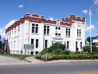 OLD NIAGARA FALLS ARMOURY