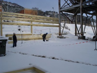 Snow shovelling to the work place then the work area (1).JPG