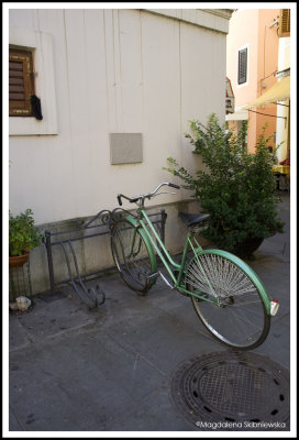 Neat Bicycle Stand
