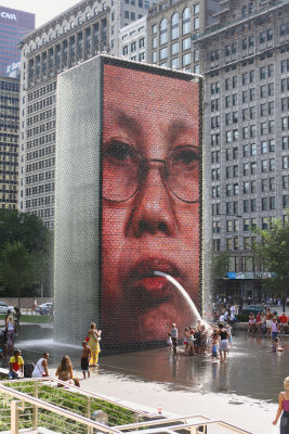 ChicagoIL Kids Enjoy The Water Fountain 8-13-10 404 PM.JPG