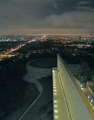 A Line Pointing To Los Angeles