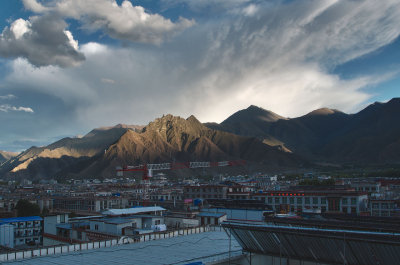 Unusual Clouds in Lhasa