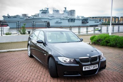 BMW 330i detail 2012