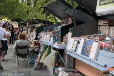 Les Bouquinistes - Book Stalls on Seine Banks