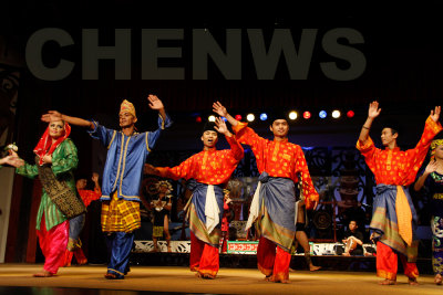 Sarawak Cultural Village dancers