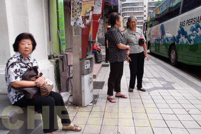 Bus stop 20110522-082150-015.jpg