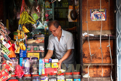 Convenience shop 20110522-082623-026.jpg