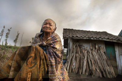 Old lady, Mt Bromo, Indonesia