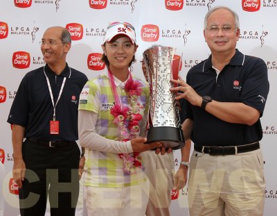 Na Yeon Choi (S. Korea) wins the LPGA Malaysia Golf Tournament 2011.