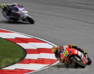  Valentino Rossi takes turn 1 during the qualifying session of the Malaysian Motocycle GP 2011