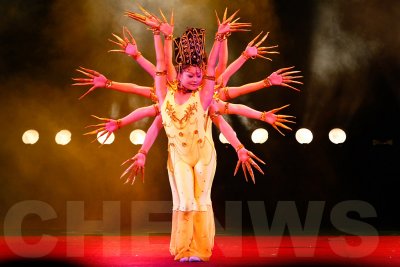 Hands of Buddha, a stage performance Shanghai acrobats