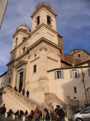 Dei Trinita dei Monti, Piazza Spangna