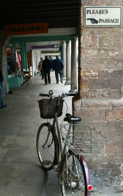 g4/04/638704/3/59492833.RMcDPhotos2006DittishamPublishonpbaseReducedSizePleasesPassageTotnes.jpg
