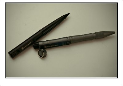 Tactical/survival pens