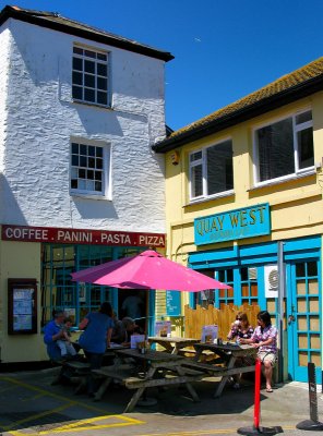 At Mevagissey (UK) you can find the best Fish & Chips. YAY! :)