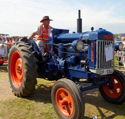 vintage tractor 1.jpg
