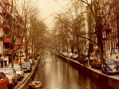 canal amsterdam .jpg