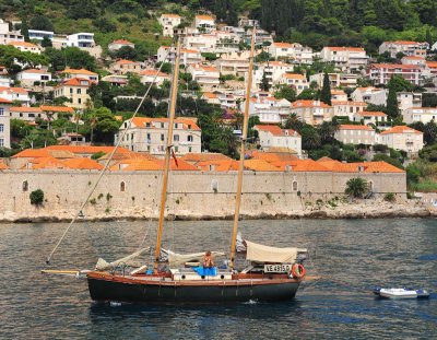 VE 4915 Dubrovnik Harbour