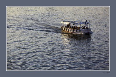 60 - Tourists ship