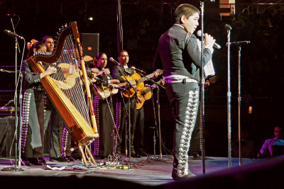 Mariachi Tesoro de San Fernando - 02.jpg