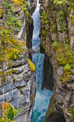 K5E3355-Maligne Canyon.jpg