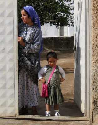 Kurdish Mother  Daughter