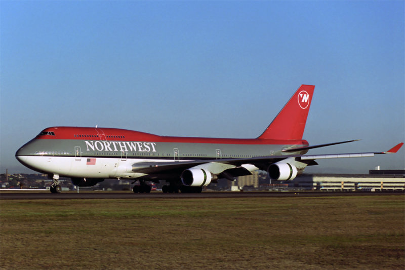 NORTHWEST BOEING 747 400 SYD RF 414 24.jpg