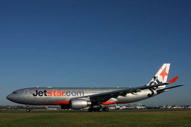 JETSTAR AIRBUS A330 200 SYD RF IMG_5689.jpg