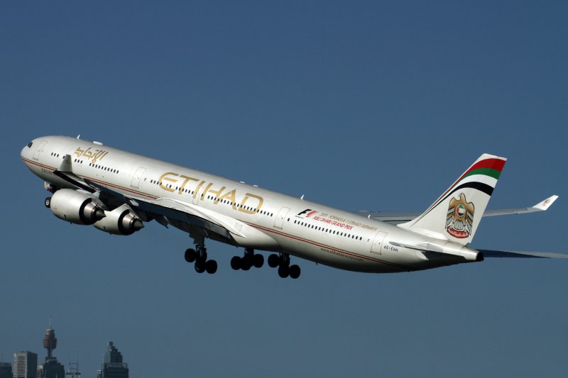 ETIHAD AIRBUS A340 600 SYD RF IMG_0267.jpg