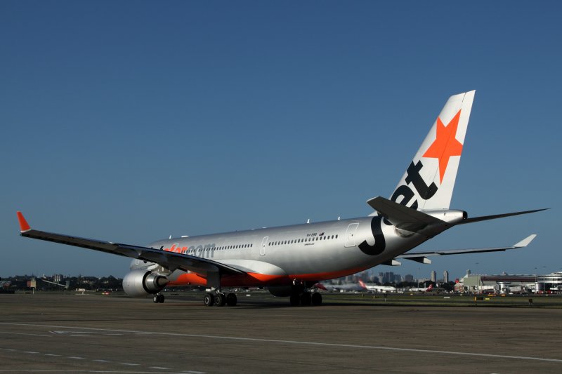 JETSTAR AIRBUS A330 200 SYD RF IMG_1238.jpg