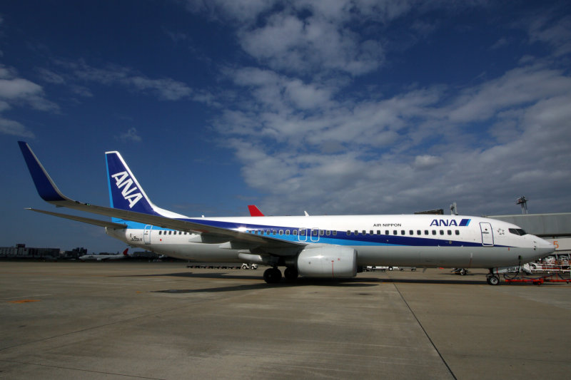ANA AIR NIPPON BOEING 737 800 FUK RF IMG_6328.jpg