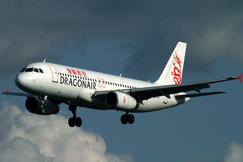 DRAGONAIR AIRBUS A320 FUK RF IMG_0868.jpg