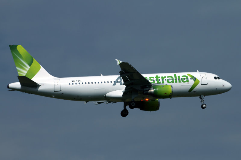 AIR AUSTRALIA AIRBUS A320 MEL RF IMG_1145.jpg